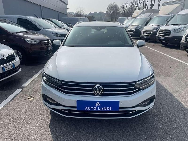 Usata VW Passat Executive 150 CV (110 kW) 2021 Bianco Station wagon
