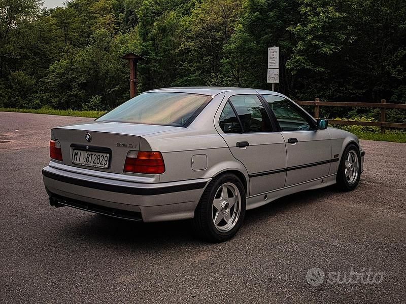 Usata BMW 320 150 CV (110 kW) 1991 Grigio Berlina