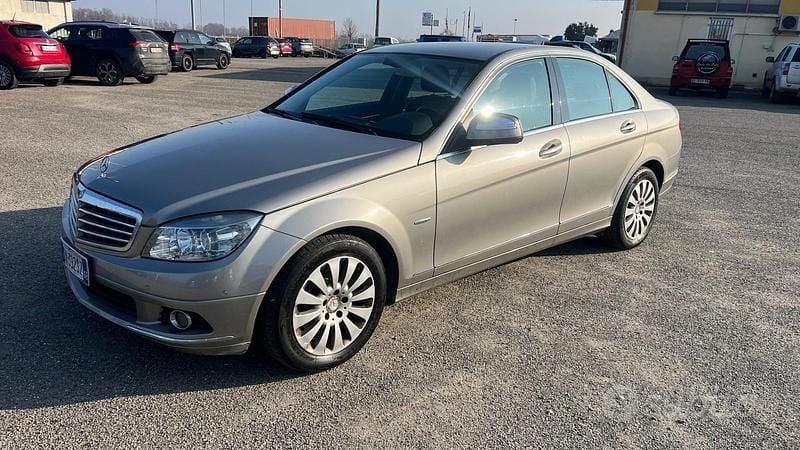 Grigio Usata 2008 Mercedes C220 Avantgarde Berlina | 5200 € (Ottimo prezzo) - Immagine 1/4