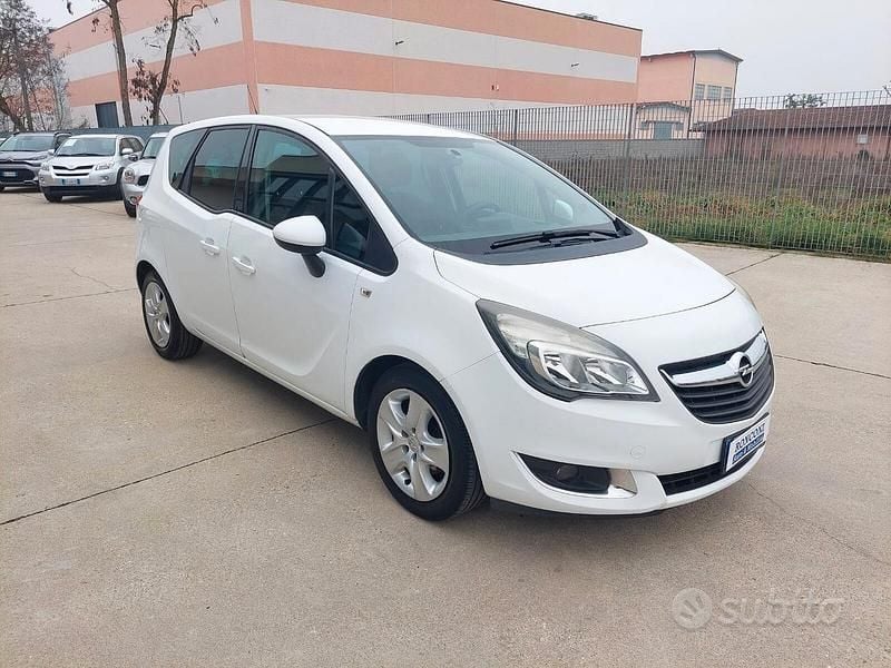 Usata Opel Meriva 120 CV (88 kW) 2014 Bianco pastello Monovolume