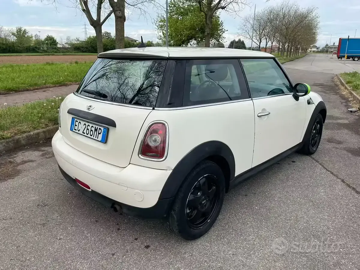 Usata Mini Cooper 75 CV (55 kW) 2011 Utilitaria