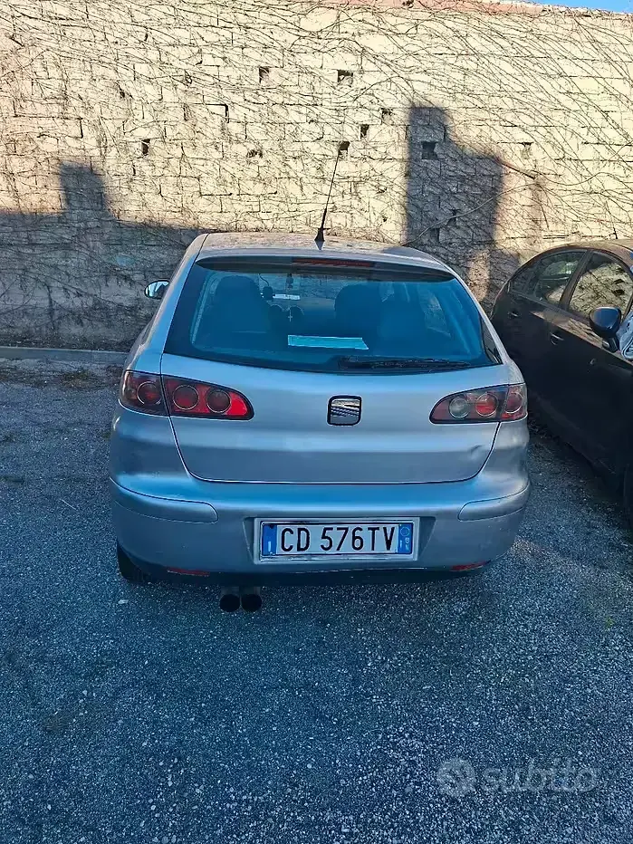 Usata Seat Ibiza 75 CV (55 kW) 2003 Grigio Utilitaria