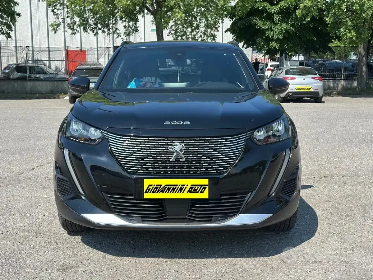 Usata Peugeot 2008 Allure 131 CV (96 kW) 2023 Nero SUV