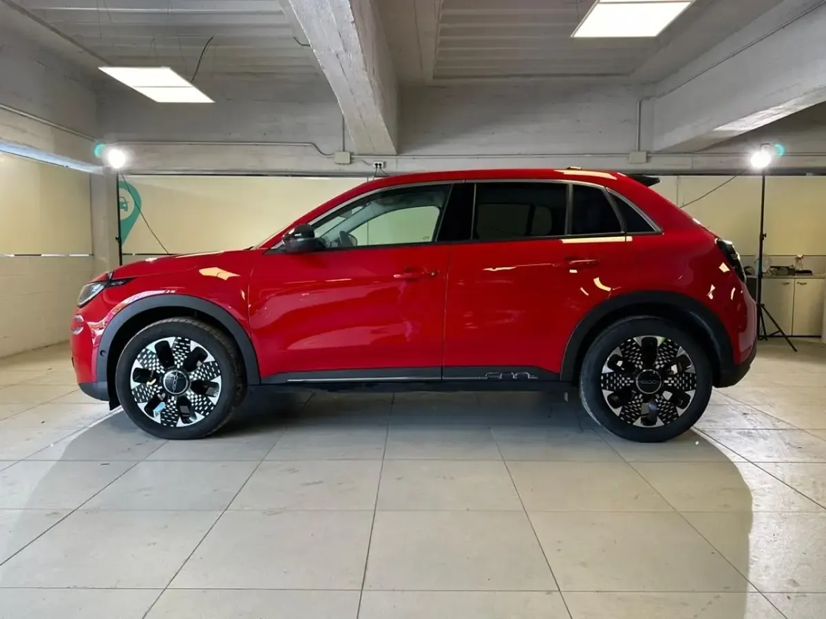 Usata Fiat 600 La Prima 110 CV (80 kW) 2025 Rosso SUV