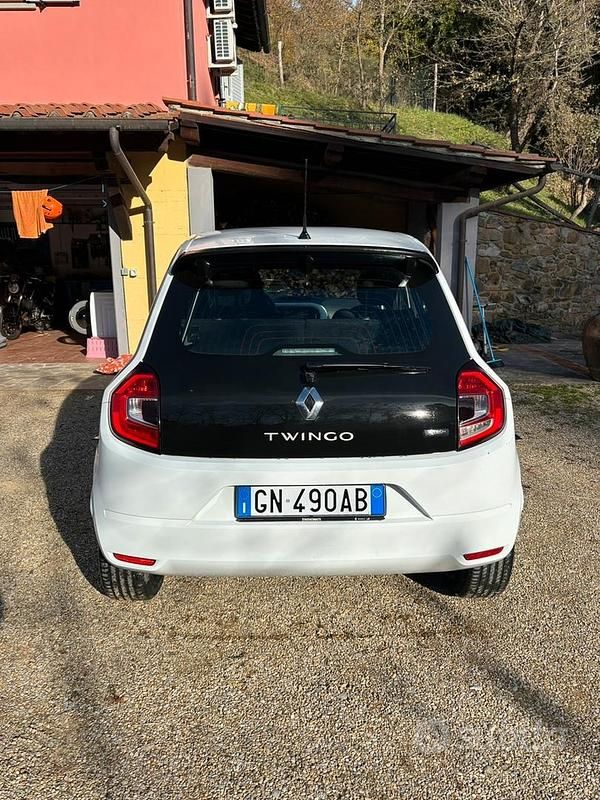 Usata Renault Twingo 60 kW (82 CV) 2023 Utilitaria