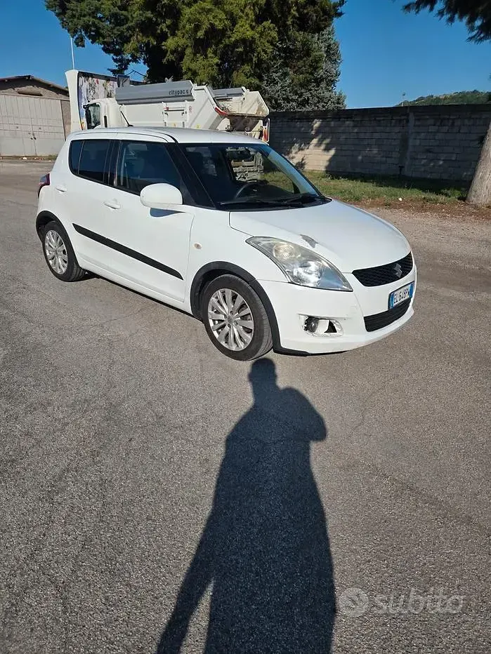 Usata Suzuki Swift 94 CV (69 kW) 2012 Bianco Utilitaria