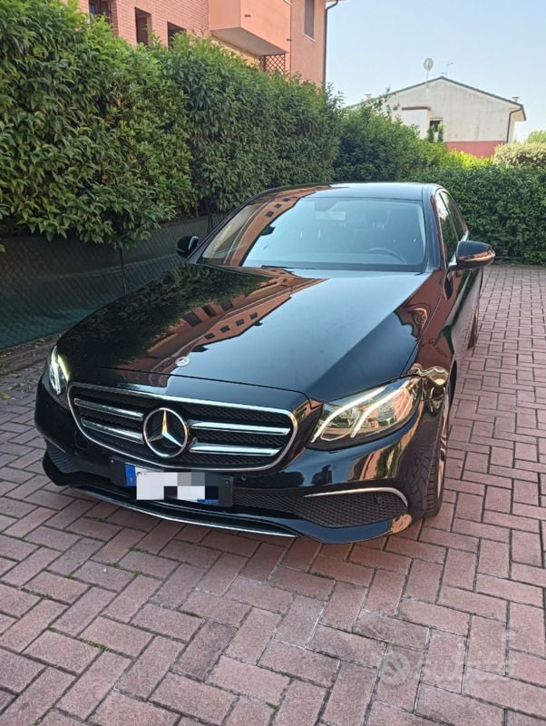 Nero Usata 2020 Mercedes E200 Business Berlina | 31.500 € (Buon prezzo) - Immagine 1/4