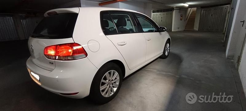 Usata VW Golf VII Comfortline 105 CV (77 kW) 2012 Bianco Berlina