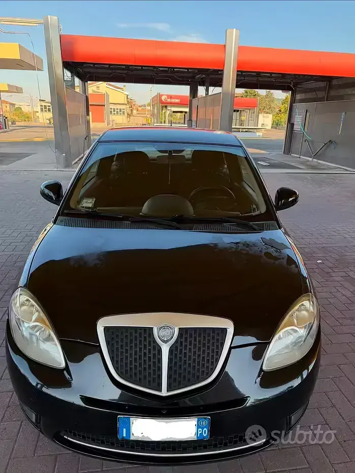 Usata Lancia Ypsilon 60 CV (44 kW) 2010 Nero Utilitaria