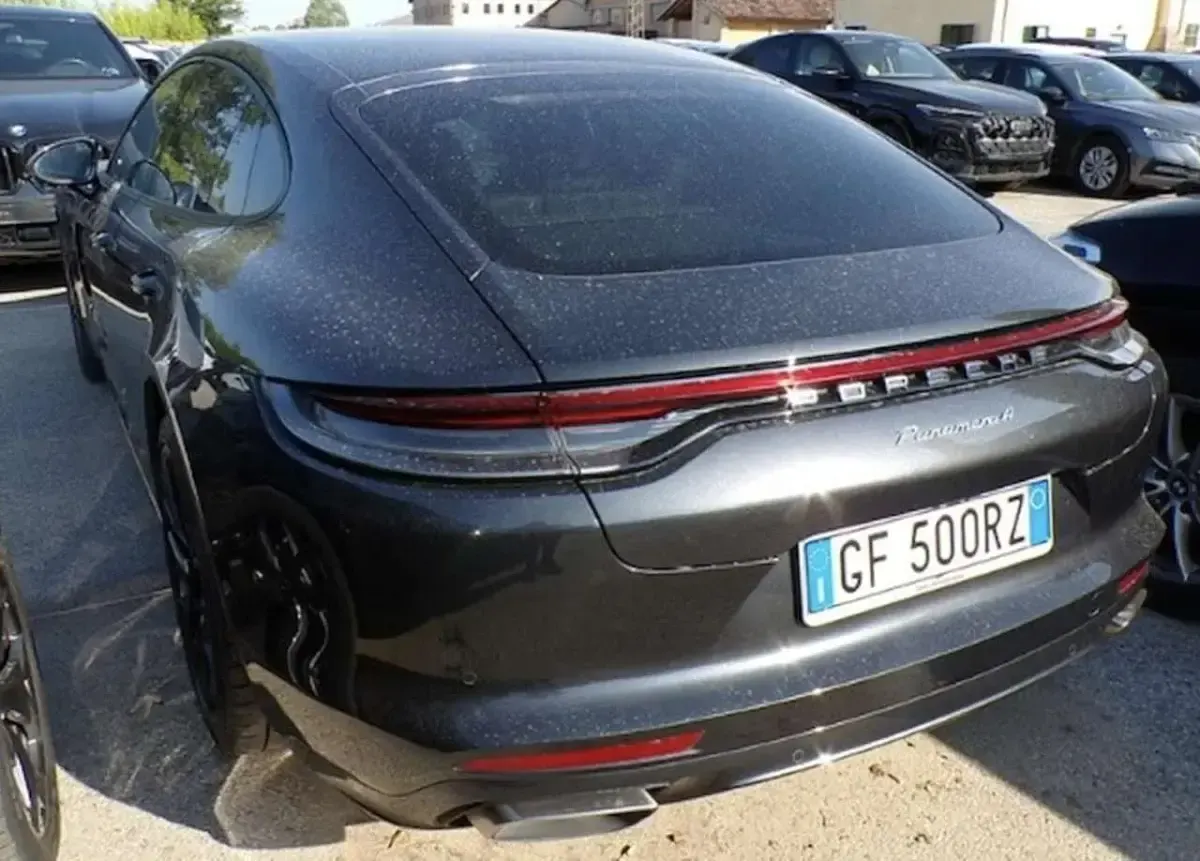 Usata Porsche Panamera 330 CV (242 kW) 2021 Nero Berlina