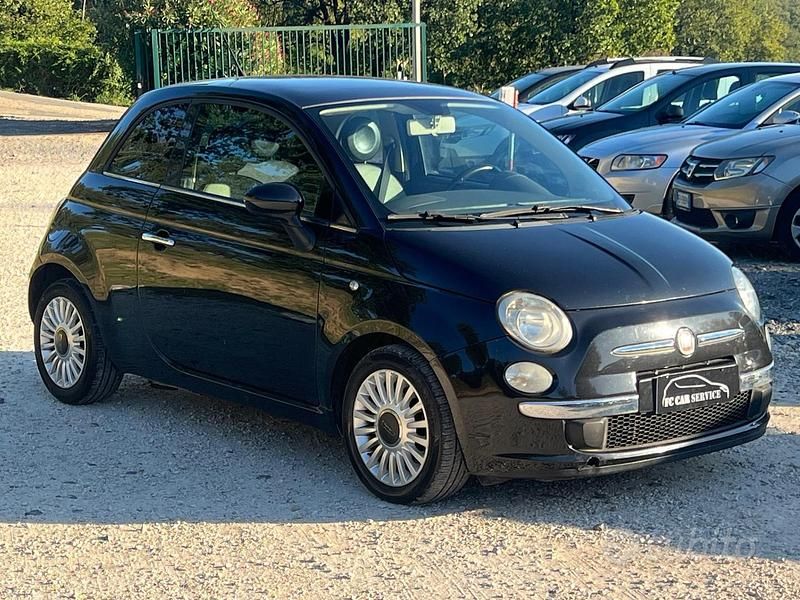 Nero Usata 2011 Fiat 500 Lounge Tre volumi | 4799 € (Buon prezzo) - Immagine 1/4