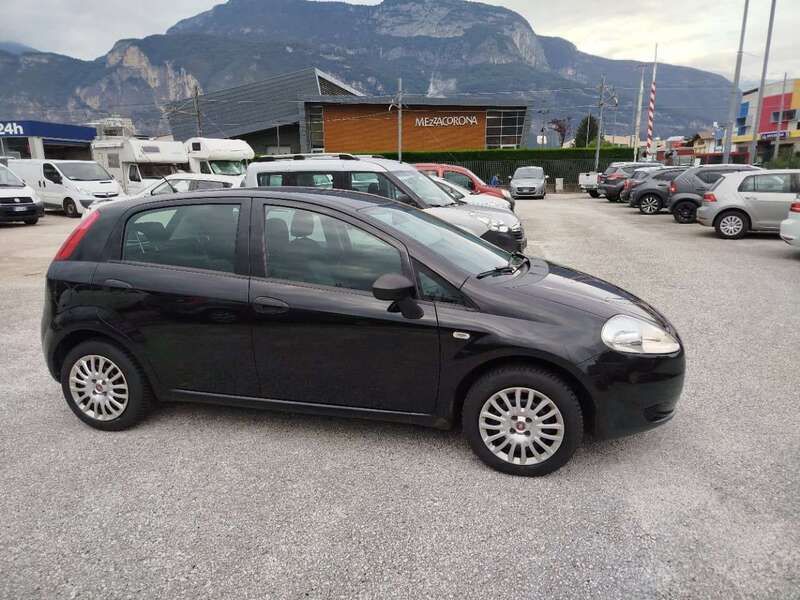 Nero Usata 2012 Fiat Grande Punto S Due volumi | 4800 € (Cara) - Immagine 1/4