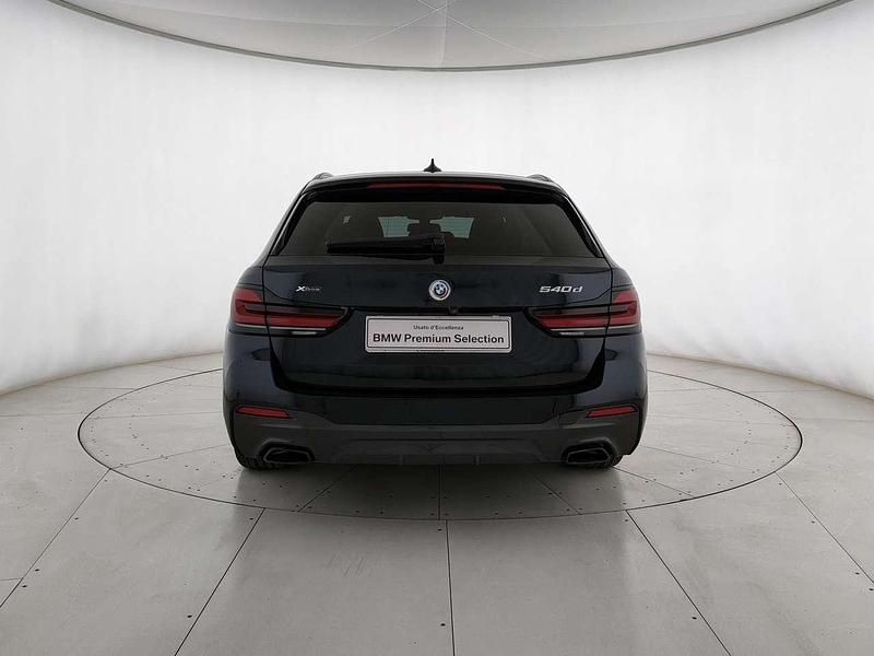 Usata BMW 540 M Sport 340 CV (250 kW) 2022 Nero metallizzato Station wagon