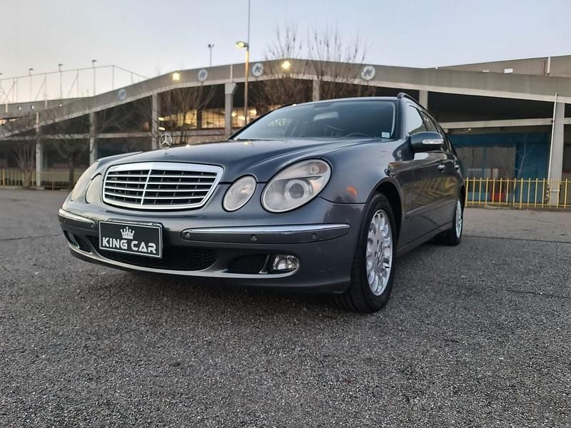 Usata Mercedes E280 Avantgarde 177 CV (130 kW) 2005 Grigio Station wagon