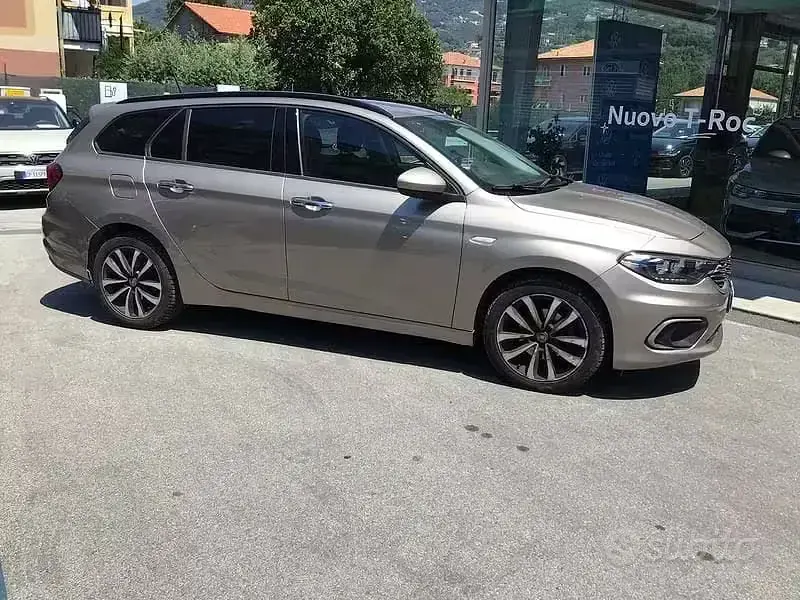 Usata Fiat Tipo Lounge 120 CV (88 kW) 2016 Beige Station wagon