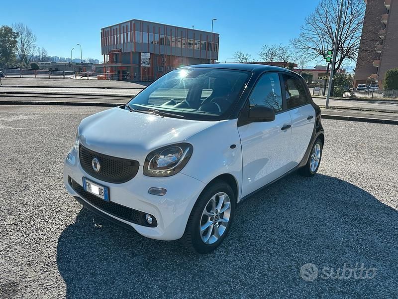 Usata Smart ForFour 70 CV (51 kW) 2017 Bianco Utilitaria