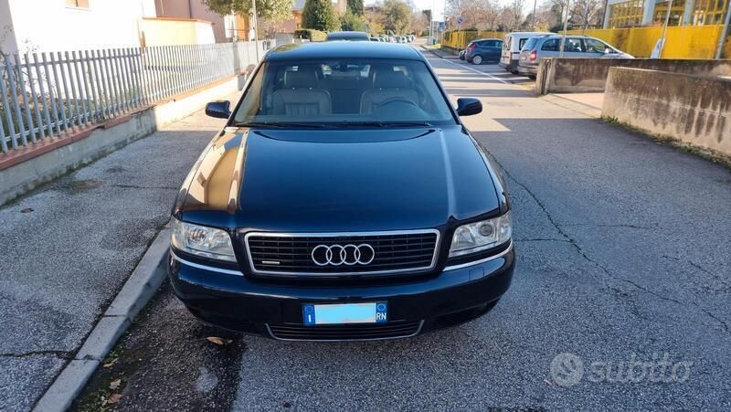 Blu/azzurro Usata 2002 Audi A8 Ambiente Tre volumi | 3200 € - Immagine 1/4
