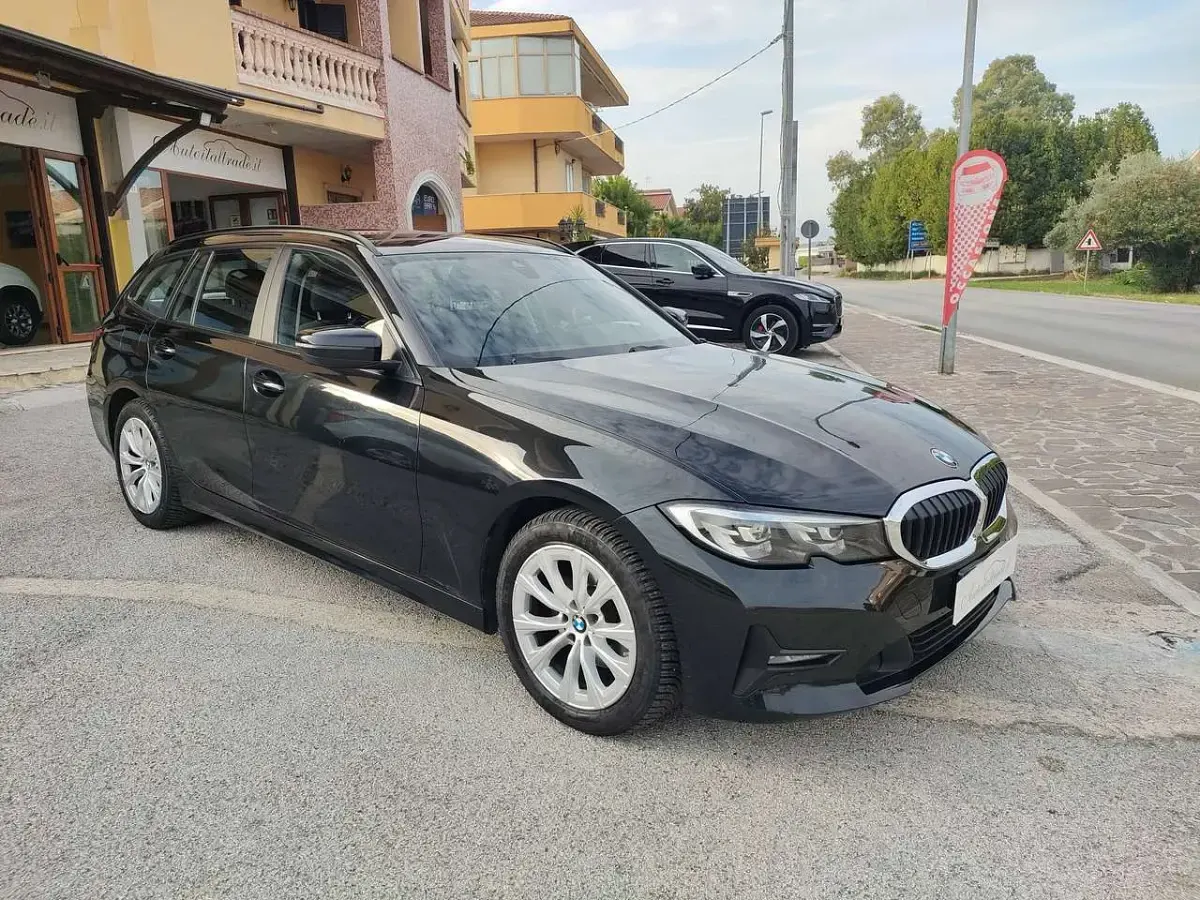Usata BMW 320 Advantage 190 CV (139 kW) 2020 Nero Station wagon