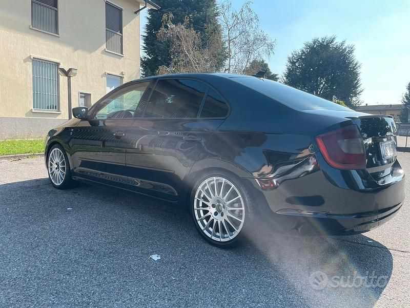 Usata Skoda Rapid 122 CV (89 kW) 2014 Nero Utilitaria