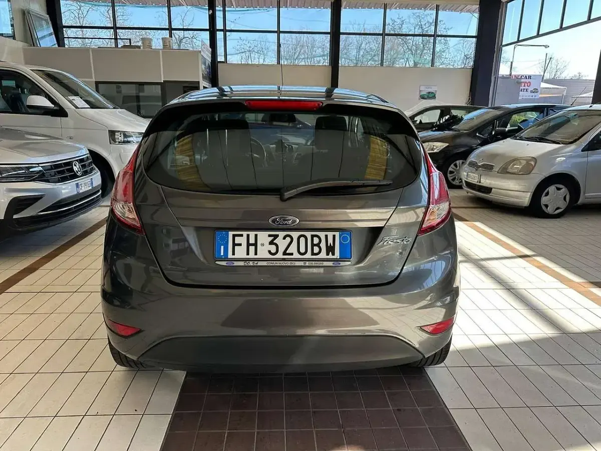 Begagnad Ford Fiesta ST-Line 95 HK (69 kW) 2017 Grå Halvkombi