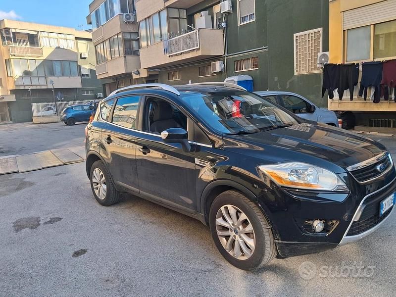 Usata Ford Kuga 136 CV (100 kW) 2010 Nero SUV