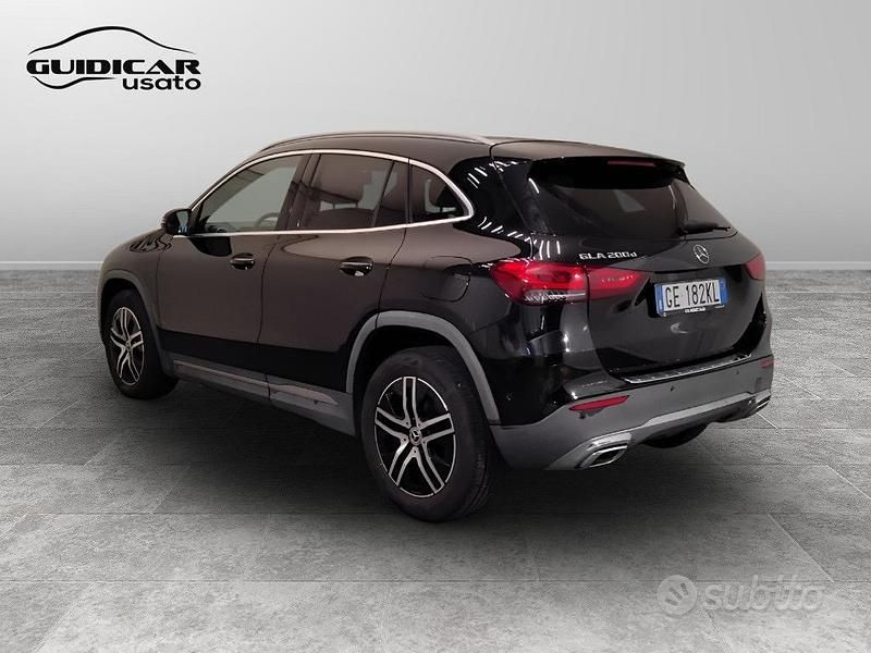 Usata Mercedes GLA200 150 CV (110 kW) 2021 Nero SUV