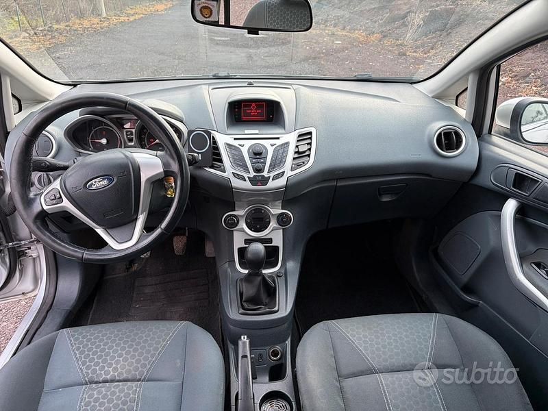 Begagnad Ford Fiesta 70 HK (51 kW) 2009 Halvkombi
