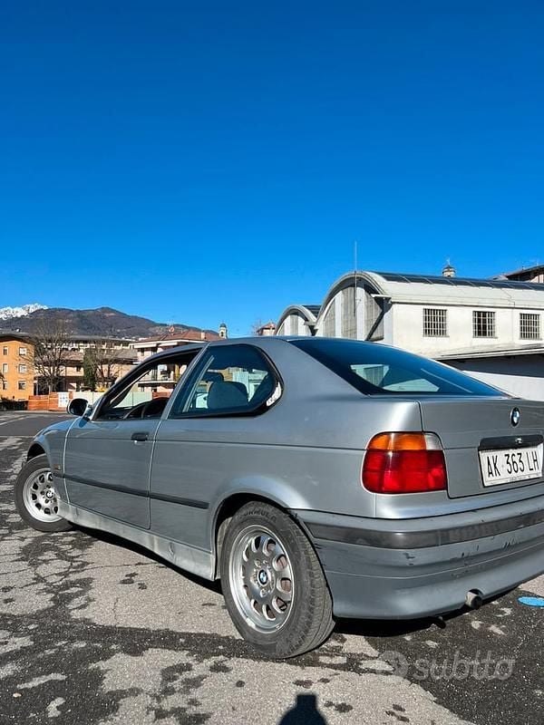 Usata BMW 316 Compact 1996 Grigio Utilitaria