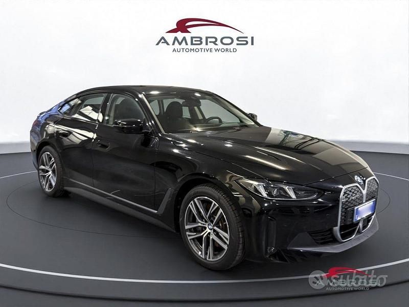 Nuova BMW i4 M Sport 210 kW (286 CV) 2025 Black pastello Berlina