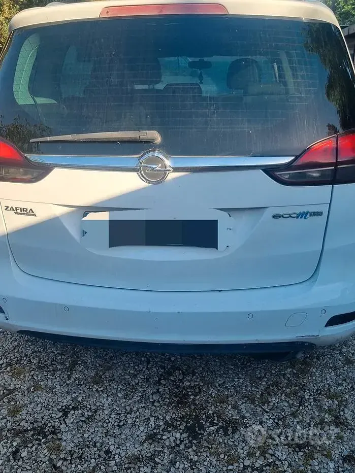 Usata Opel Zafira Tourer 150 CV (110 kW) 2012 Bianco Monovolume