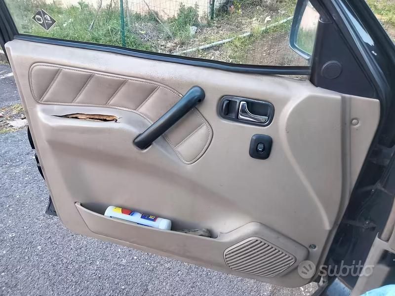 Usata Nissan Terrano Comfort 125 CV (91 kW) 2000 Nero SUV