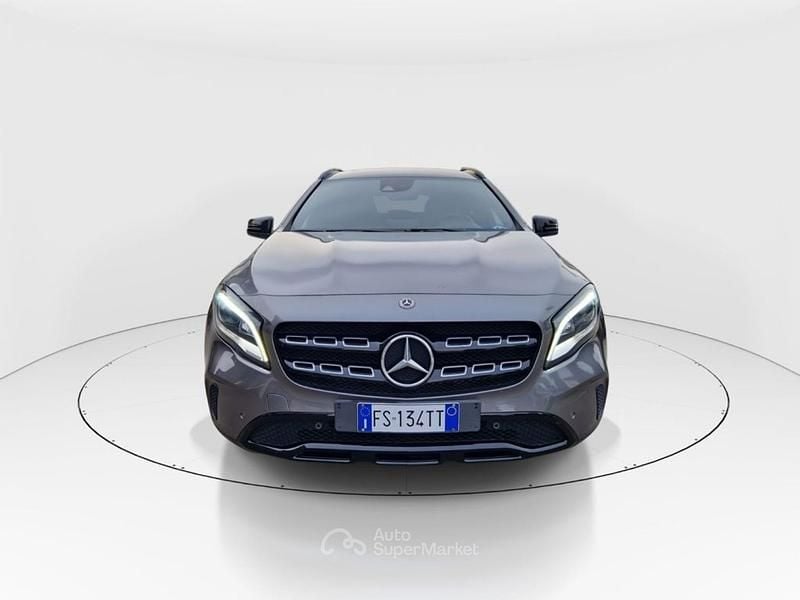 Usata Mercedes GLA200 Executive 136 CV (100 kW) 2018 Grigio scuro SUV