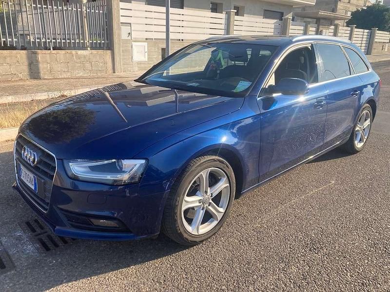 Blu/azzurro Usata 2013 Audi A4 Ambiente Station wagon | 9000 € (Buon prezzo) - Immagine 1/4