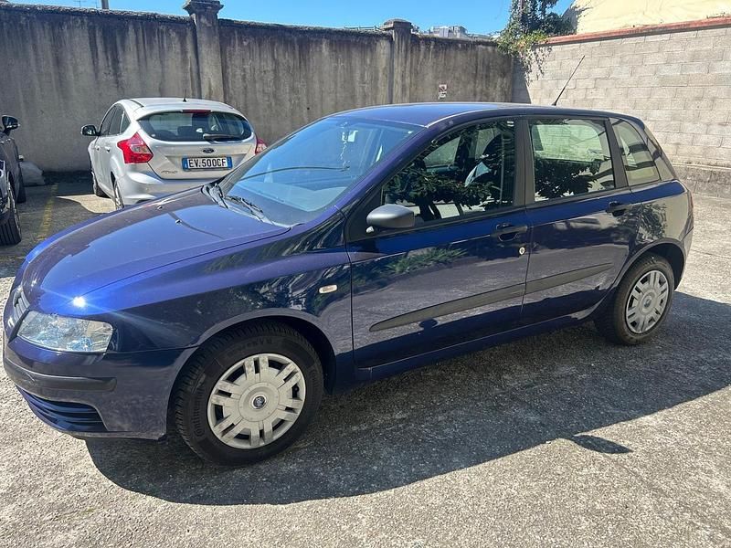 Usata Fiat Stilo Active 140 CV (102 kW) 2004 Blu Berlina