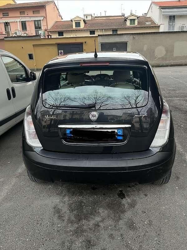 Usata Lancia Ypsilon 69 CV (50 kW) 2004 Nero Utilitaria