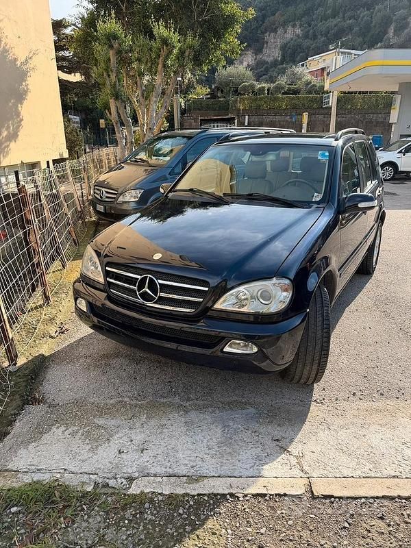 Blu Usata 2002 Mercedes ML400 SUV | 7650 € - Immagine 1/4