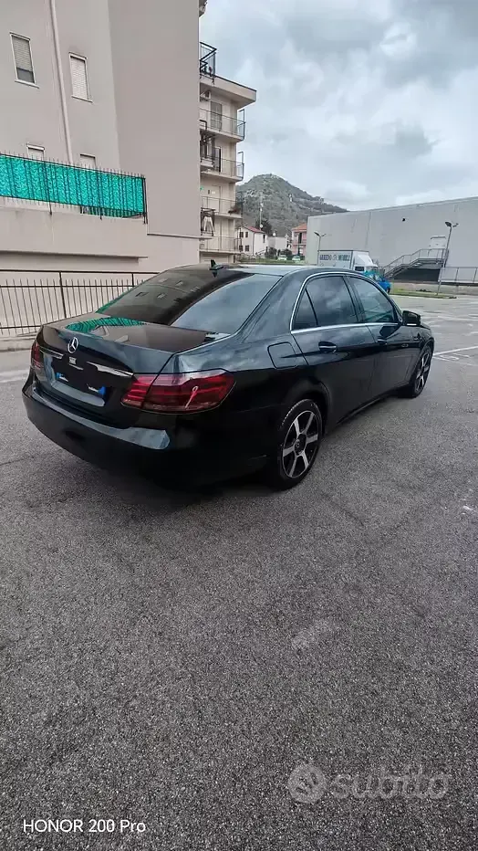Usata Mercedes E200 184 CV (135 kW) 2013 Nero Berlina
