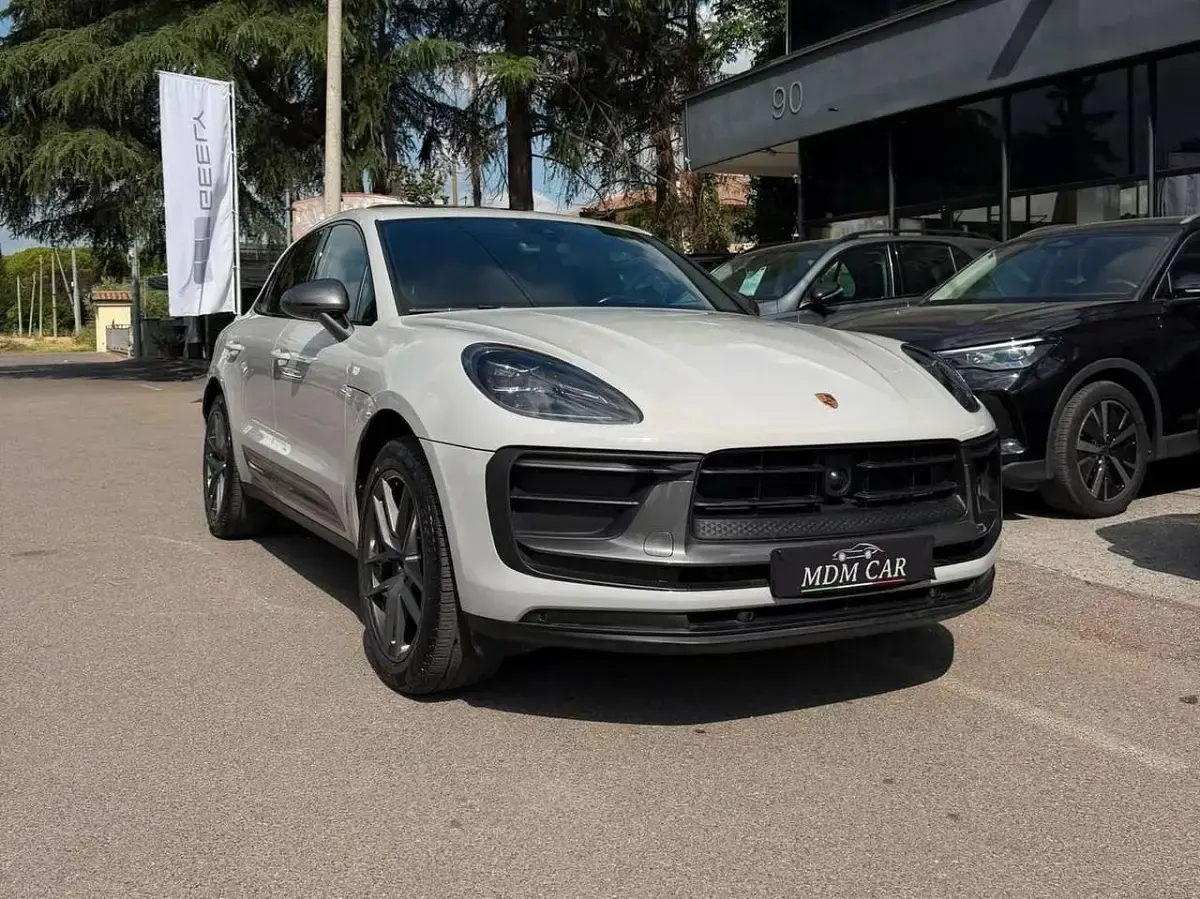 Usata Porsche Macan 265 CV (194 kW) 2023 Grigio SUV