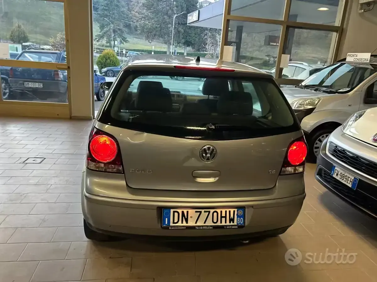 Usata VW Polo Comfortline 80 CV (58 kW) 2008 Grigio Utilitaria