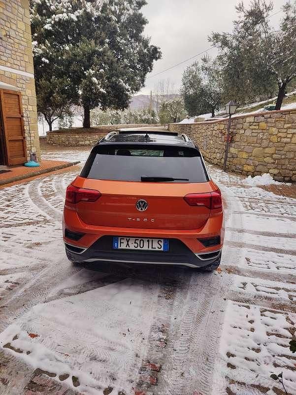 Usata VW T-Roc Style 150 CV (110 kW) 2019 Arancione SUV