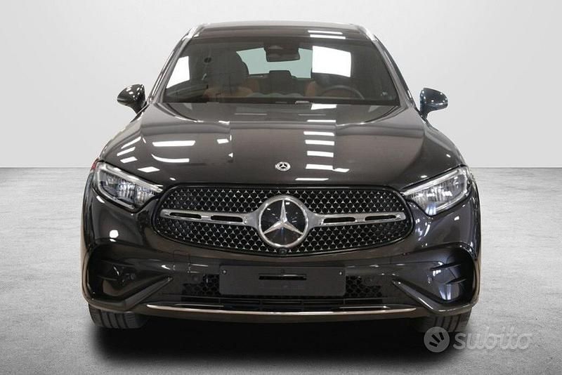 Usata Mercedes GLC200 AMG line 163 CV (119 kW) 2025 Grigio SUV