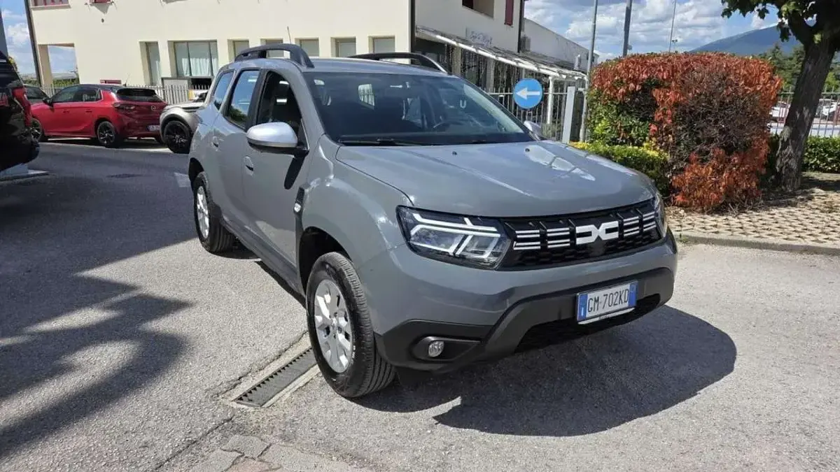 Usata Dacia Duster Expression 116 CV (85 kW) 2023 Gray SUV