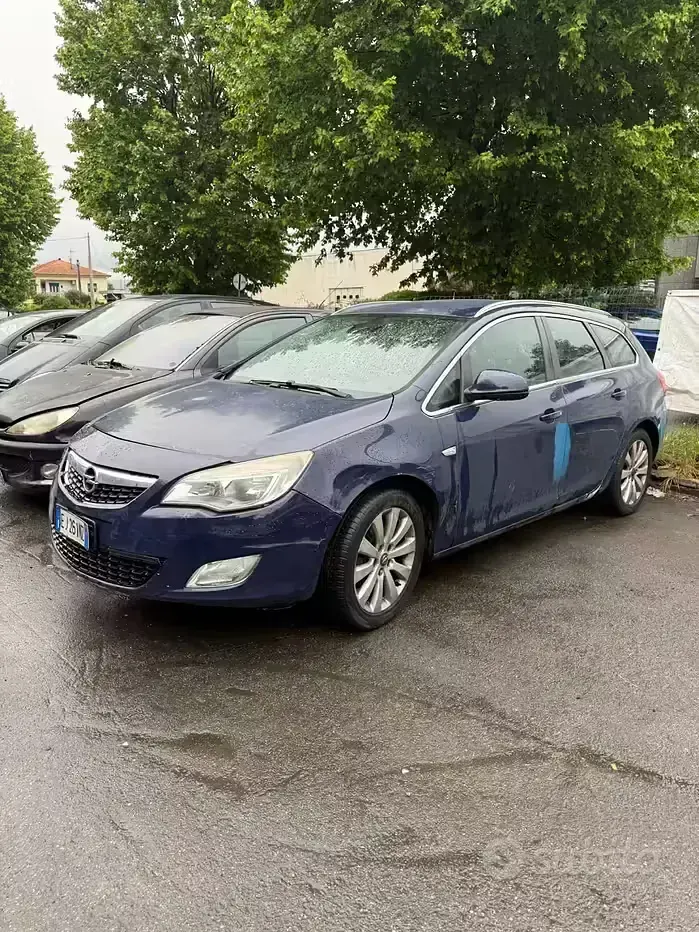 Usata Opel Astra 125 CV (91 kW) 2011 Blu Station wagon