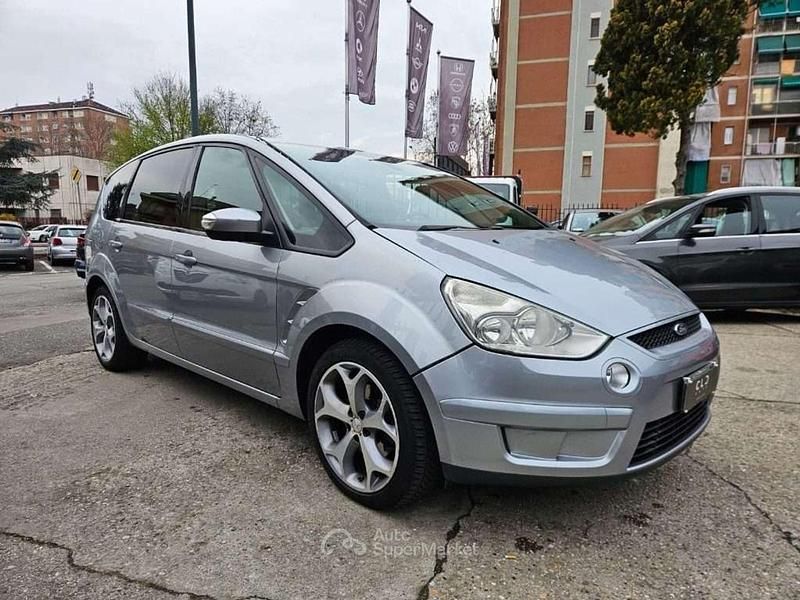 Usata Ford S-MAX Titanium 140 CV (102 kW) 2007 Grigio Monovolume