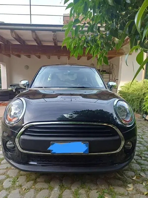 Usata Mini ONE 102 CV (75 kW) 2014 Nero Utilitaria
