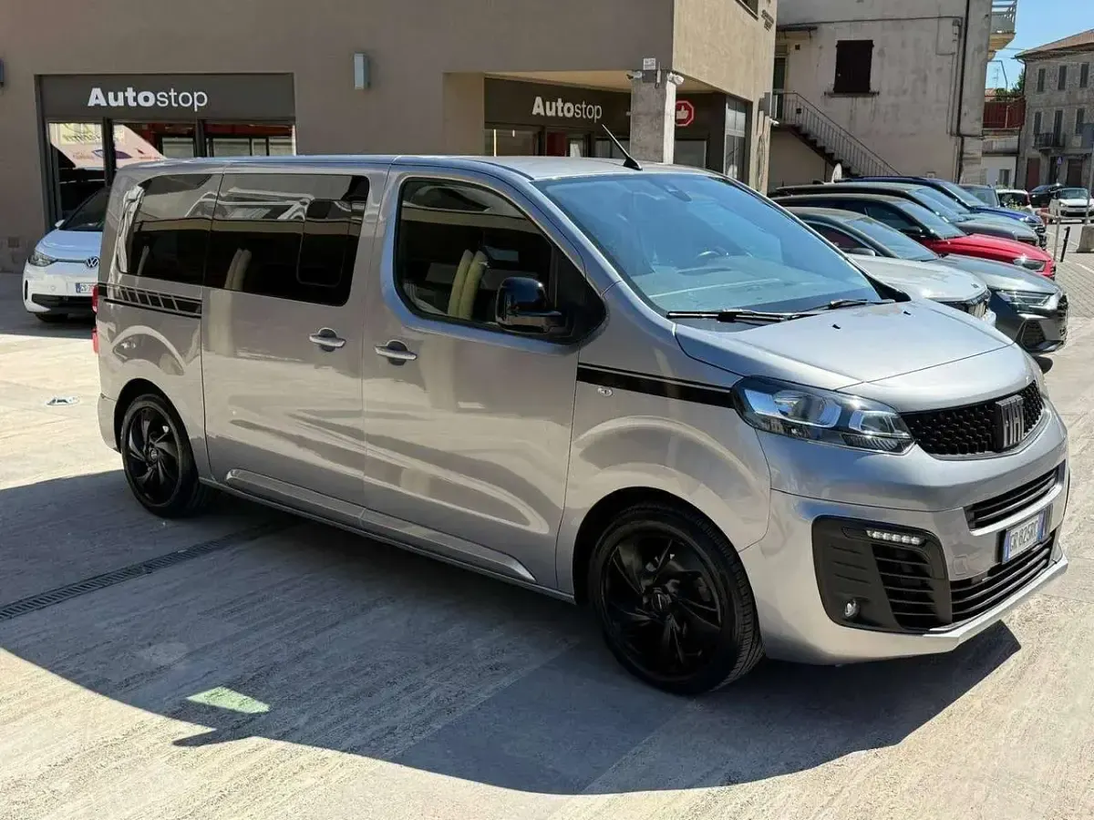 Usata Fiat Scudo Lounge 145 CV (106 kW) 2022 Grigio Furgone