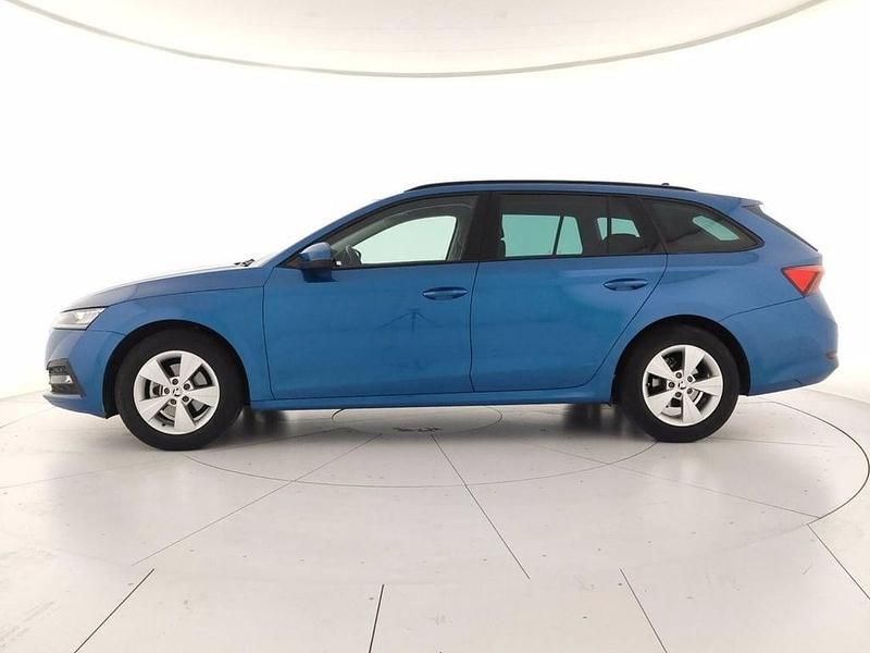 Usata Skoda Octavia Ambition 110 CV (80 kW) 2021 Blu race metallizzato Station wagon