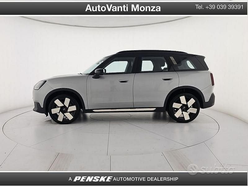 Usata Mini Countryman Favoured 170 CV (125 kW) 2024 Grigio SUV