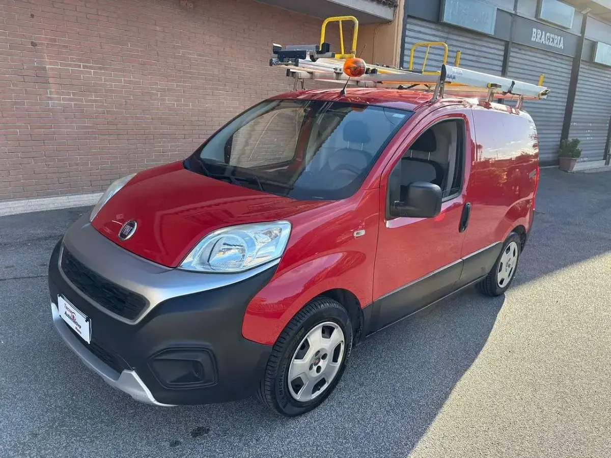 Usata Fiat Fiorino 95 CV (69 kW) 2016 Rosso corsa Monovolume