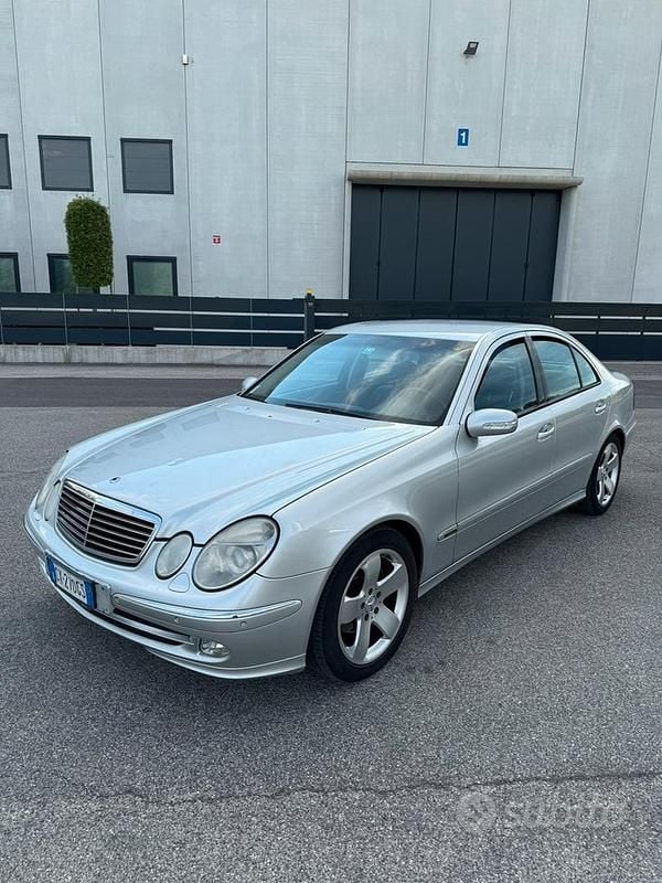 Usata Mercedes E270 2002 Grigio Berlina